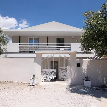 Villa Aeria - 5br, Sea View & Heated Pool I Luxury Kechries