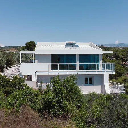 Aeria - 5br, Sea View & Heated Pool I Luxury Villa